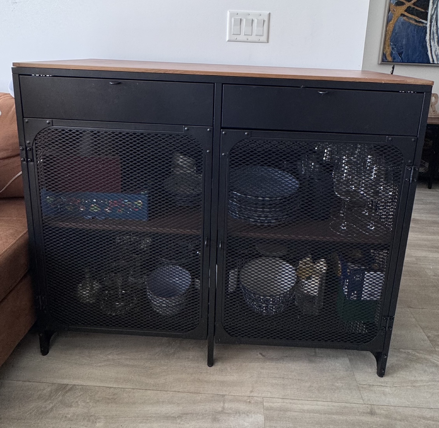 Sideboard excellent condition - photo 2