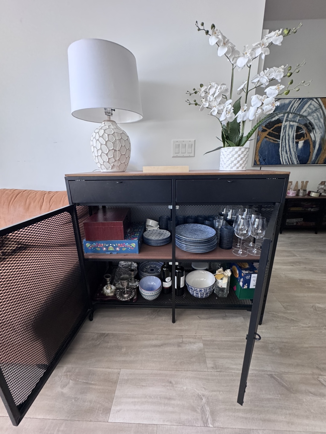 Sideboard excellent condition - photo 5