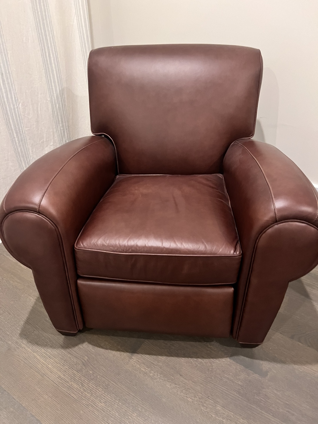 Pottery Barn Manhattan  leather Recliner - photo 2