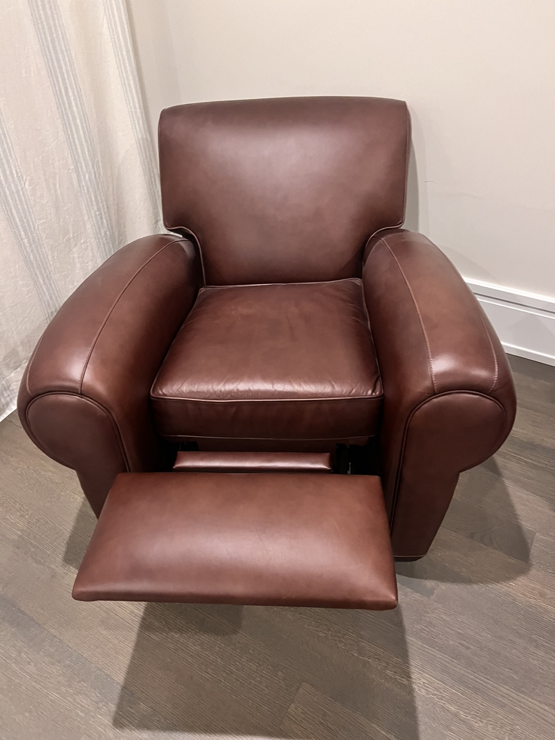 Pottery Barn Manhattan  leather Recliner - photo 4