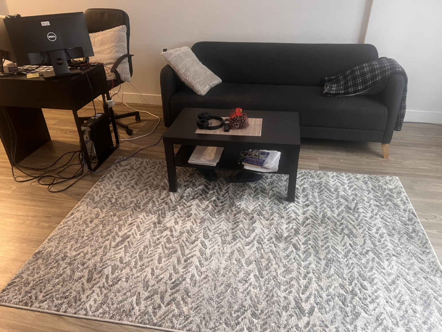 Sofa and coffee table - photo 3