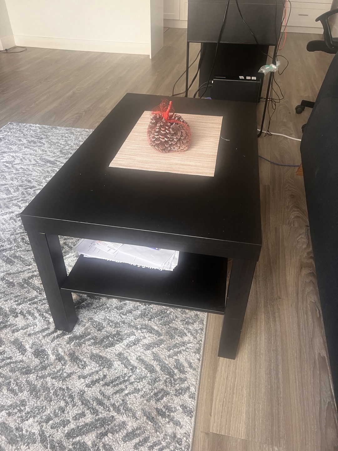 Sofa and coffee table - photo 4
