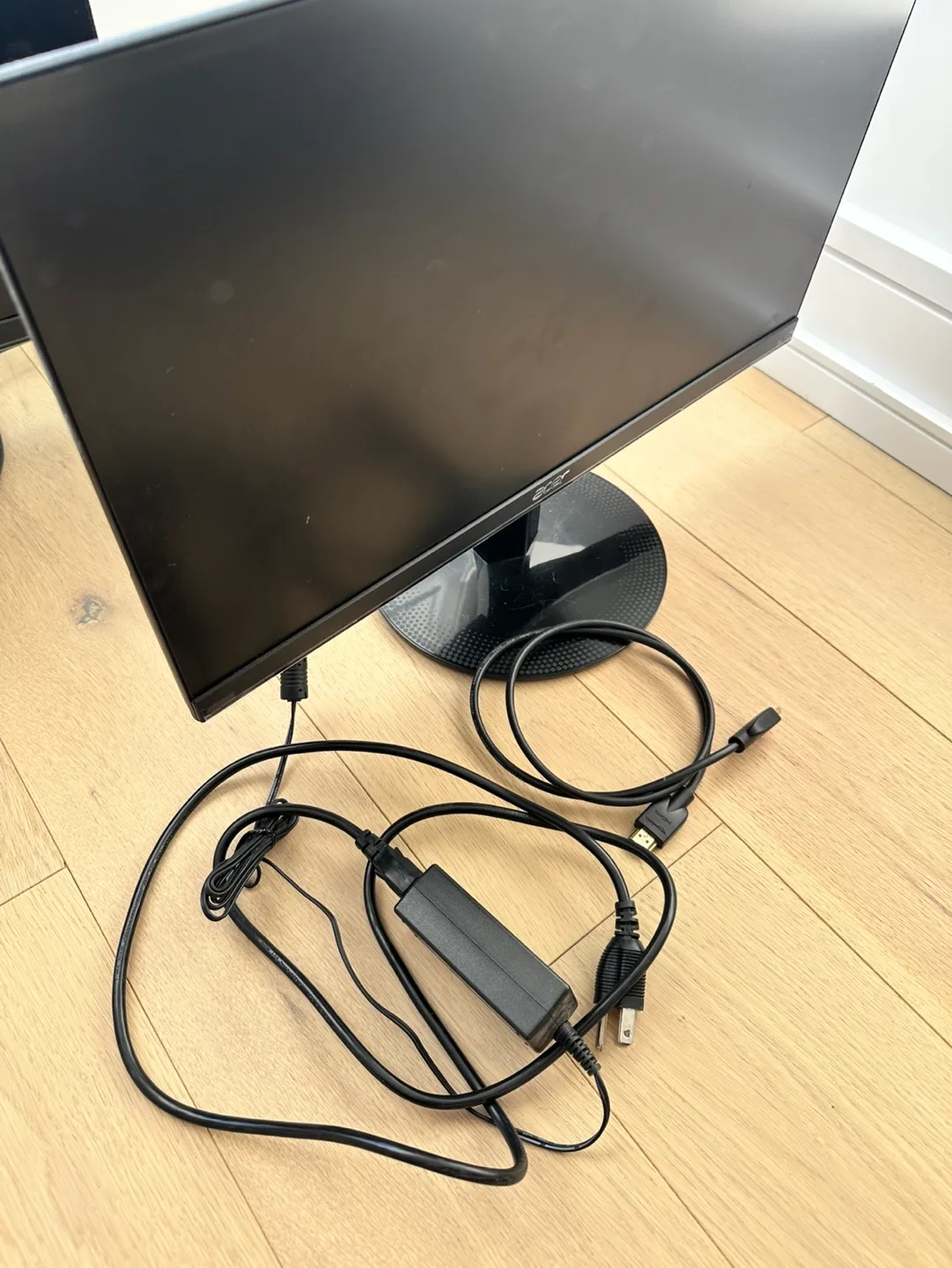 Two Acer 21.5" Full HD Monitors for Sale image indicator(2)