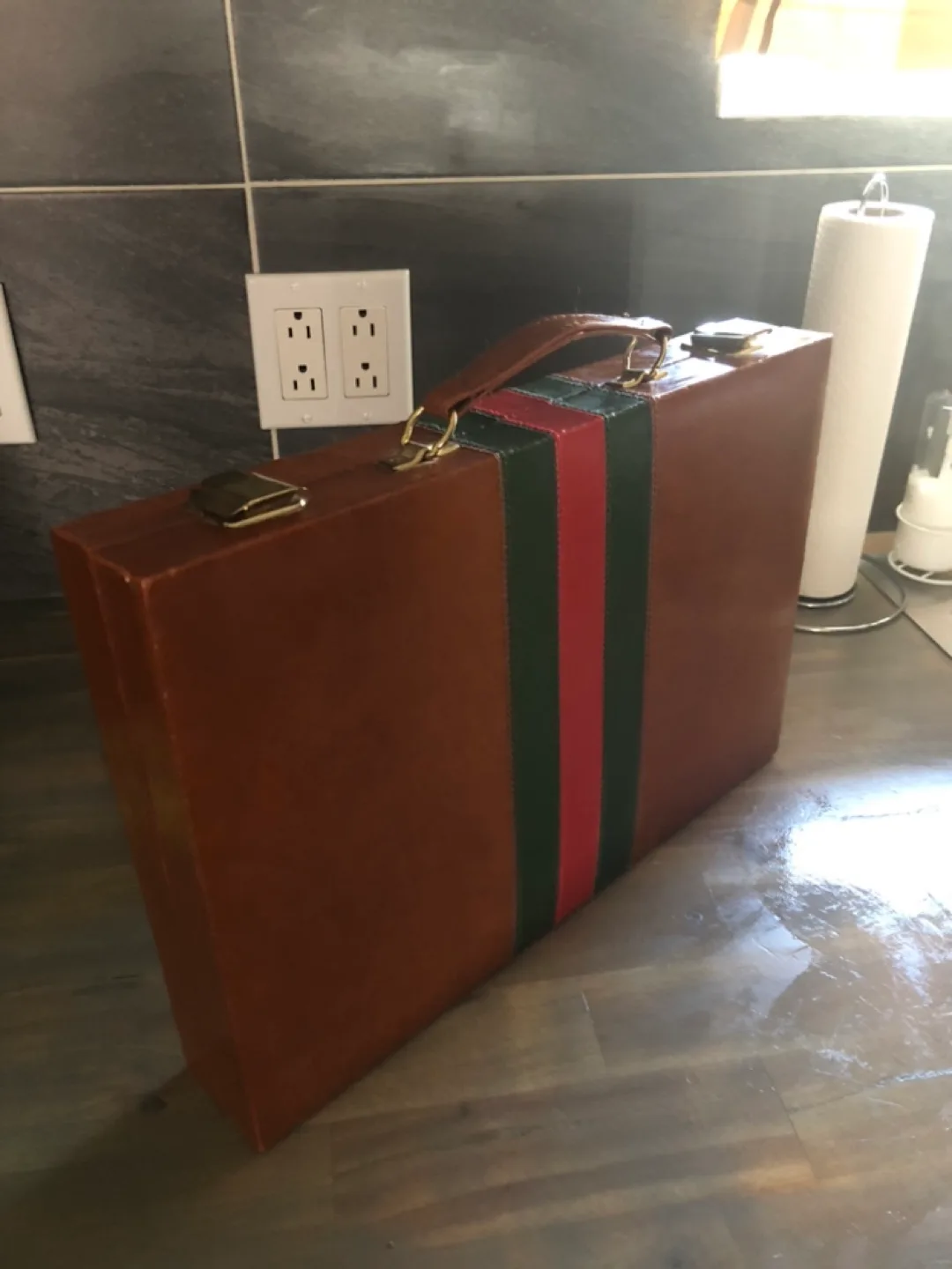 Backgammon Set in Leather Case thumbnail