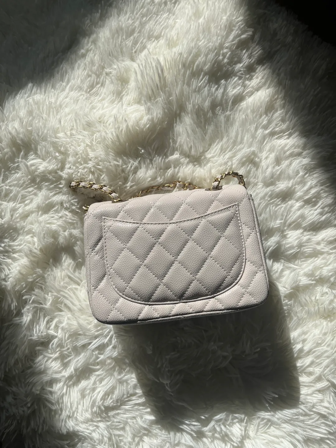 CC LogoMini Flap Bag - Off-White image indicator(8)