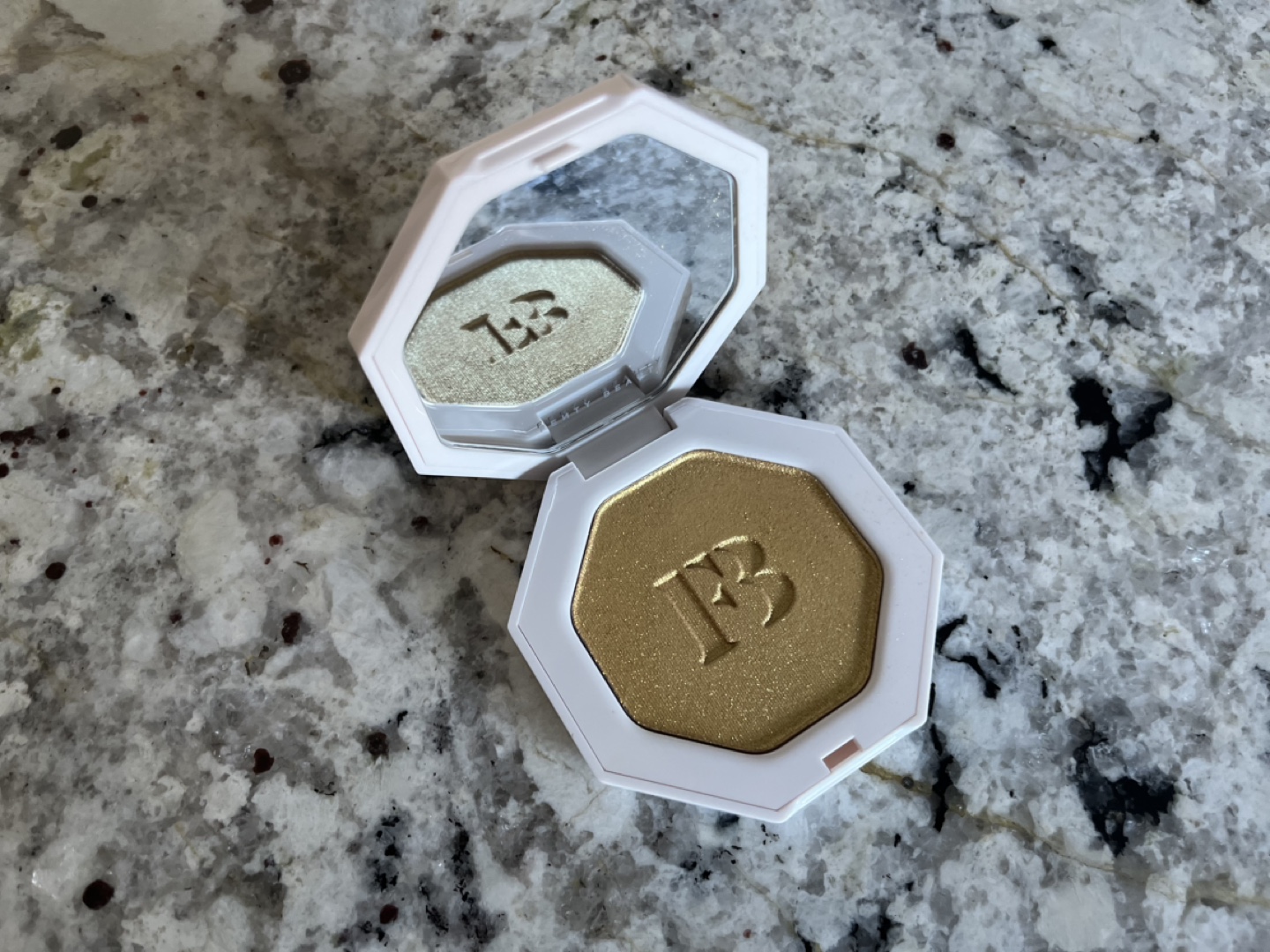 Fenty Beauty Killawatt Freestyle Highlighter Trophy Wife