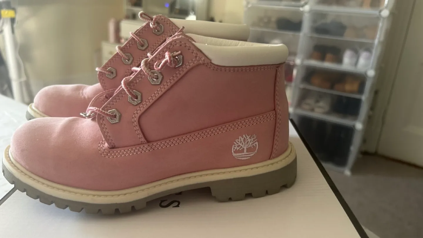 Girls' Pink Timberland Boots Size 10 image indicator(2)