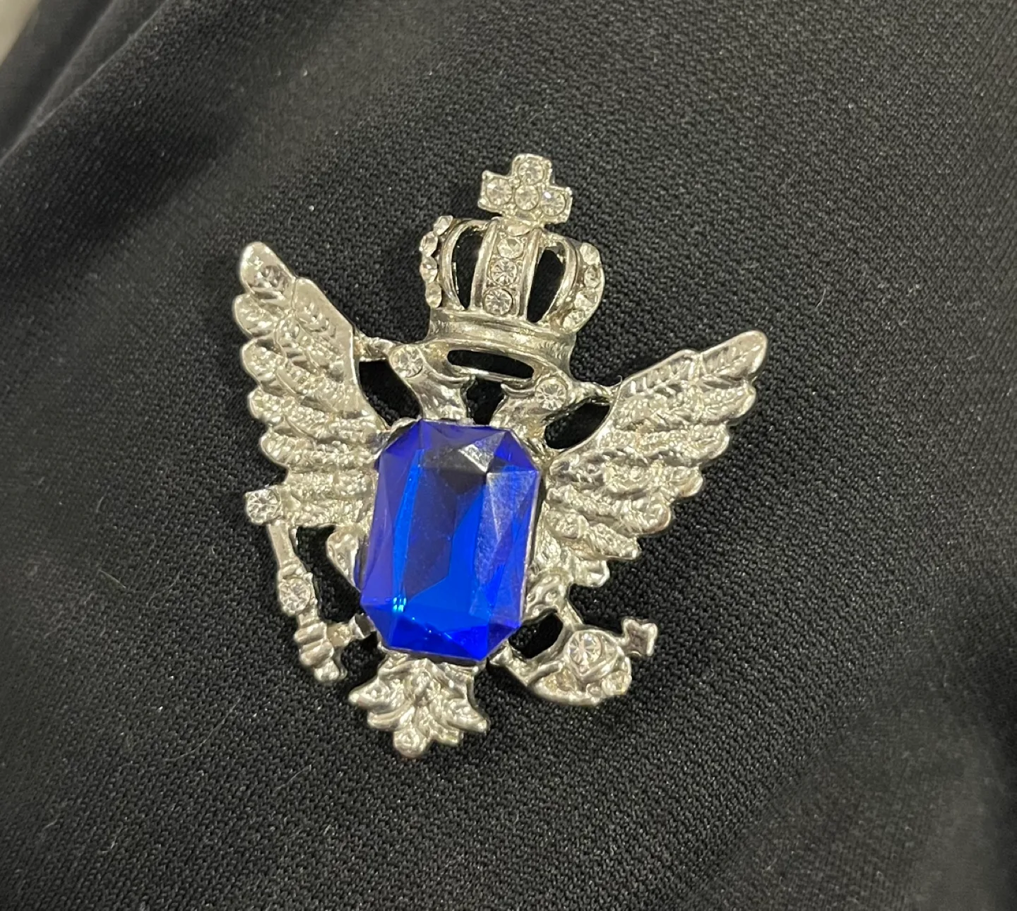 Vintage Silver Tone Eagle Brooch with Blue Gemstone image indicator(2)