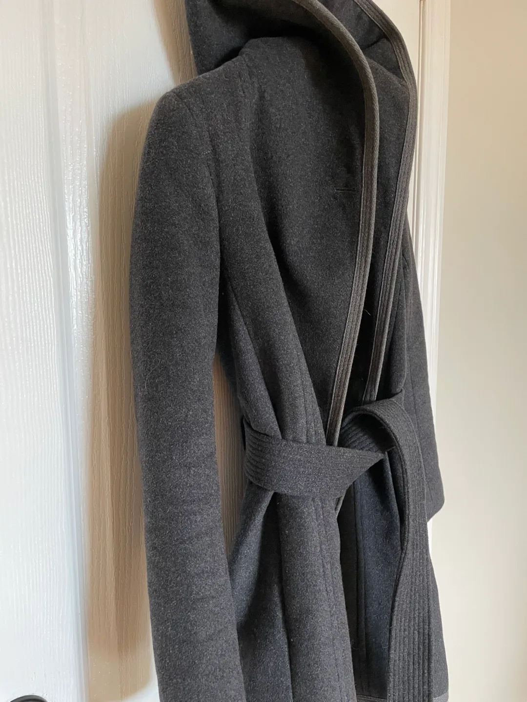 Aritzia - Wilfred wool & cashmere hooded coat image indicator(2)