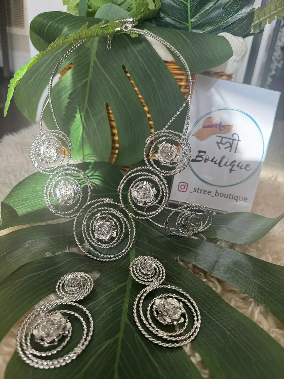 Silver Statement Necklace and Earrings Set image indicator(2)