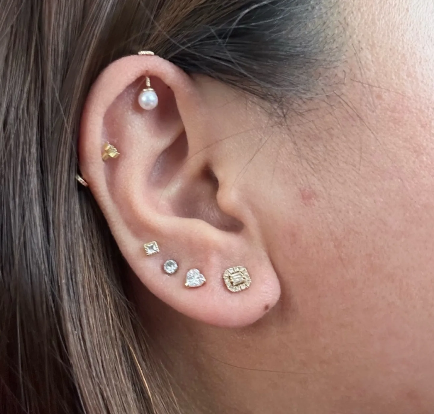 18K Yellow Gold Diamond Earrings 🏈 image indicator(4)