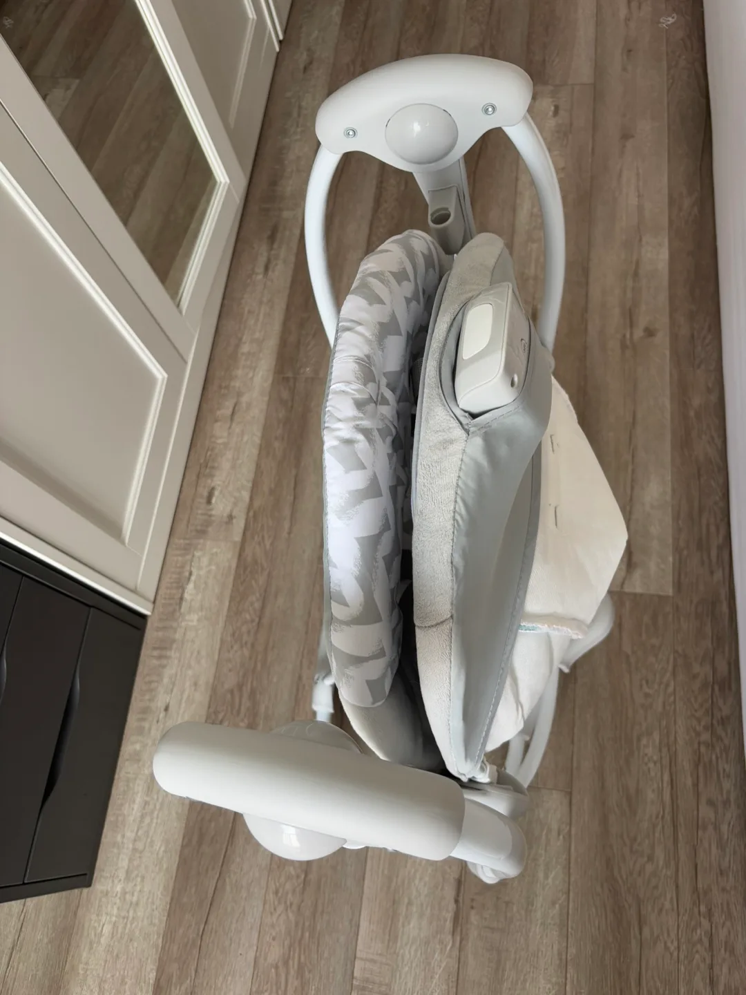 Ingenuity ConvertMe 2-in-1 Baby Swing image indicator(2)