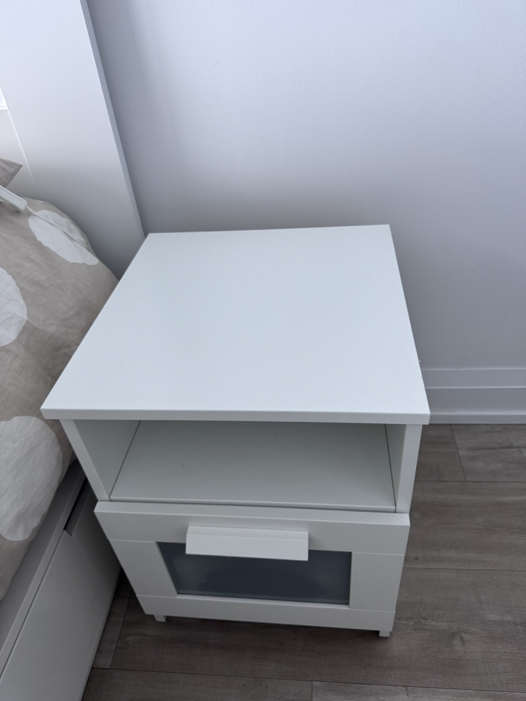 2 SET OF 2 nightstands - photo 2