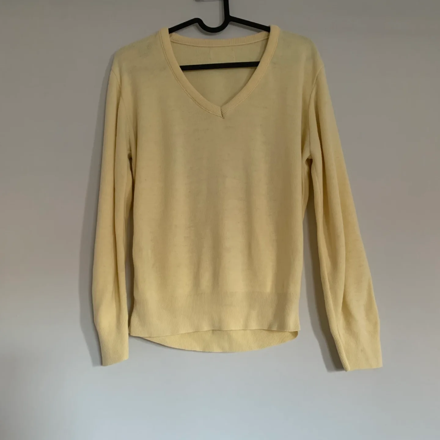 Butter Yellow V-Neck Sweater 🏈 thumbnail