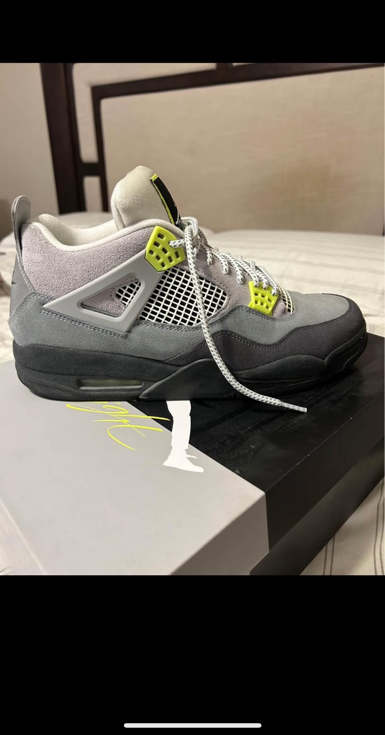 Air Jordan 4
