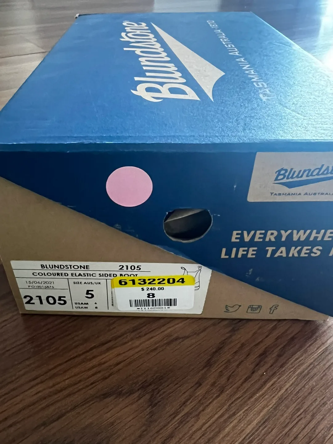 New Blundstone Rainbow 🌈 Leather Boots (Unisex) image indicator(5)