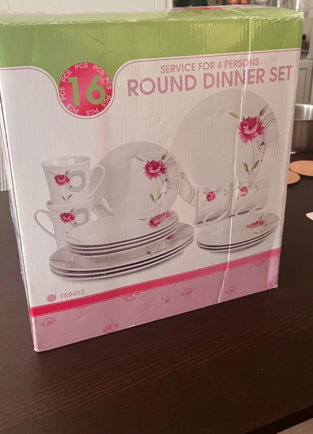 16 Piece Dinner Set thumbnail