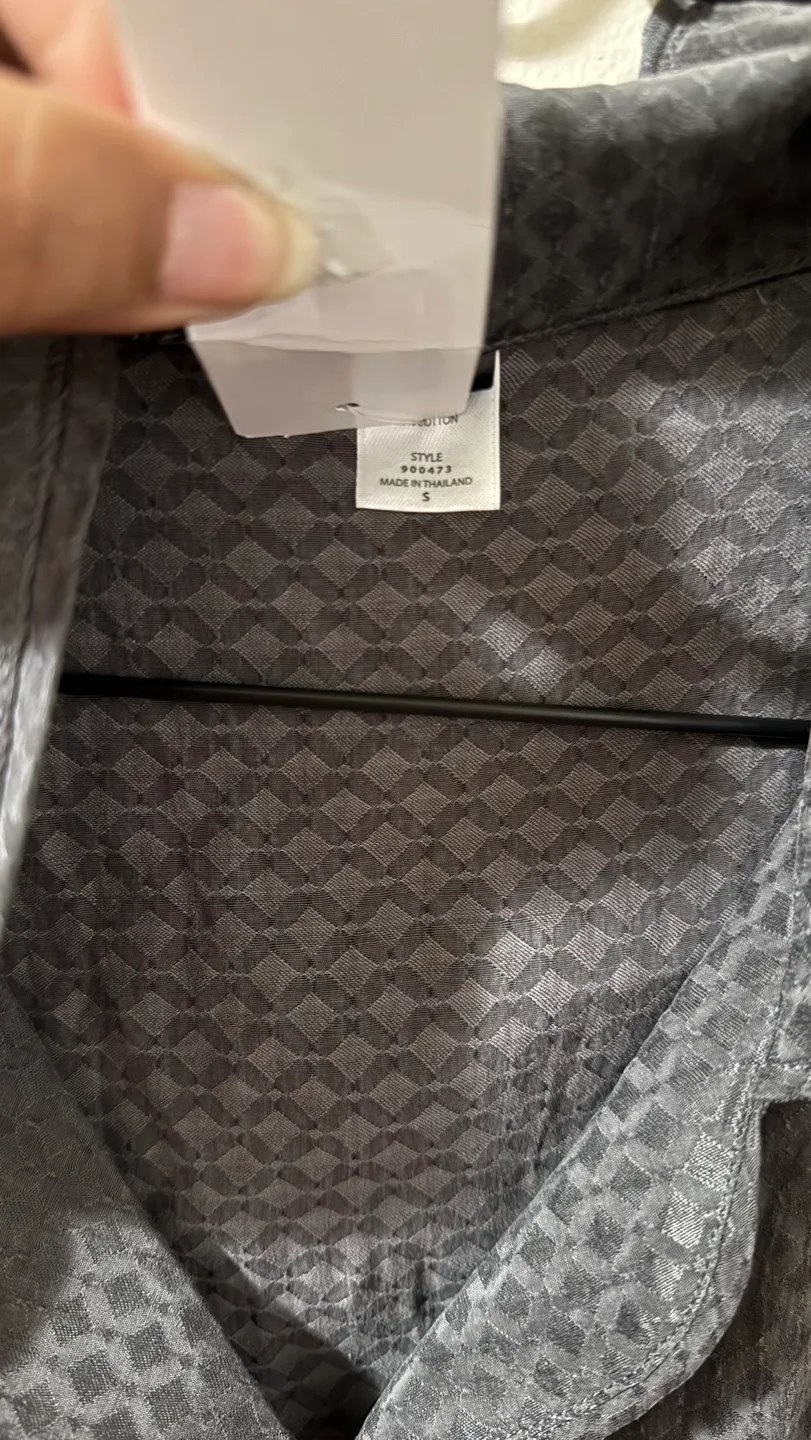 Félina Women's Size Small Gray Button-Down Blouse image indicator(3)