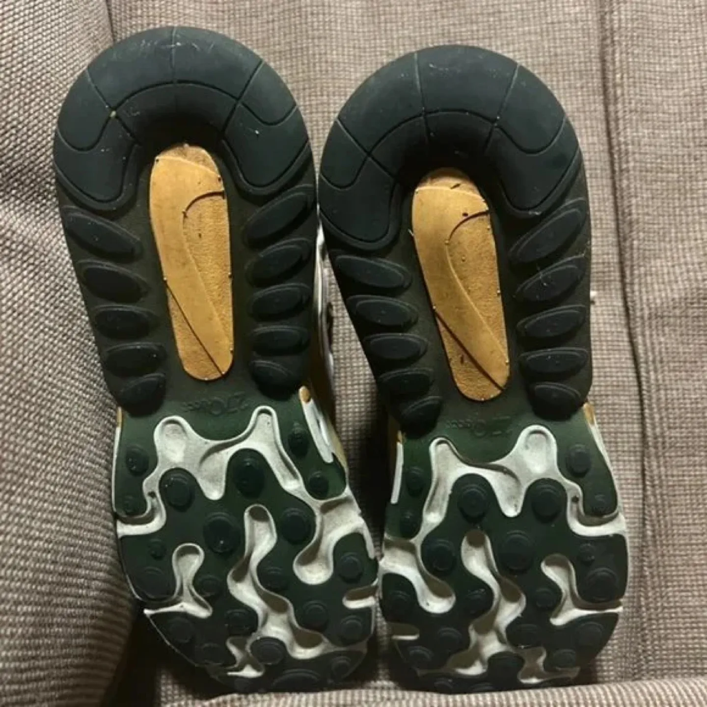 Nike Air Max 270 React Sneakers - Size 6.5 image indicator(4)