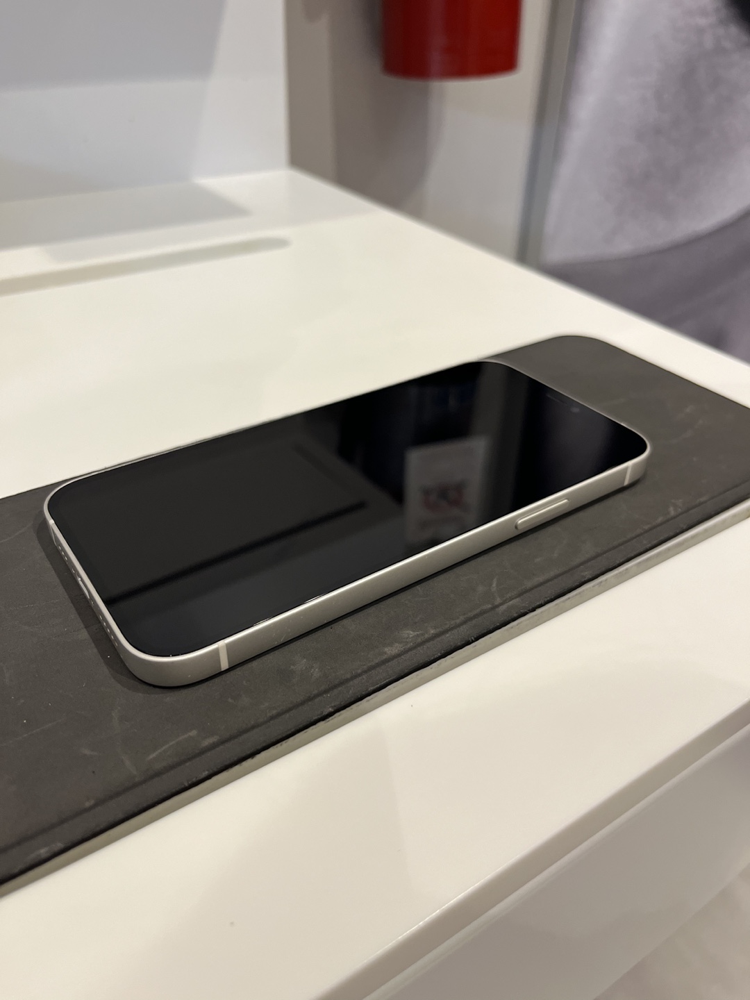 iPhone 12 WHITE 64GB - photo 3