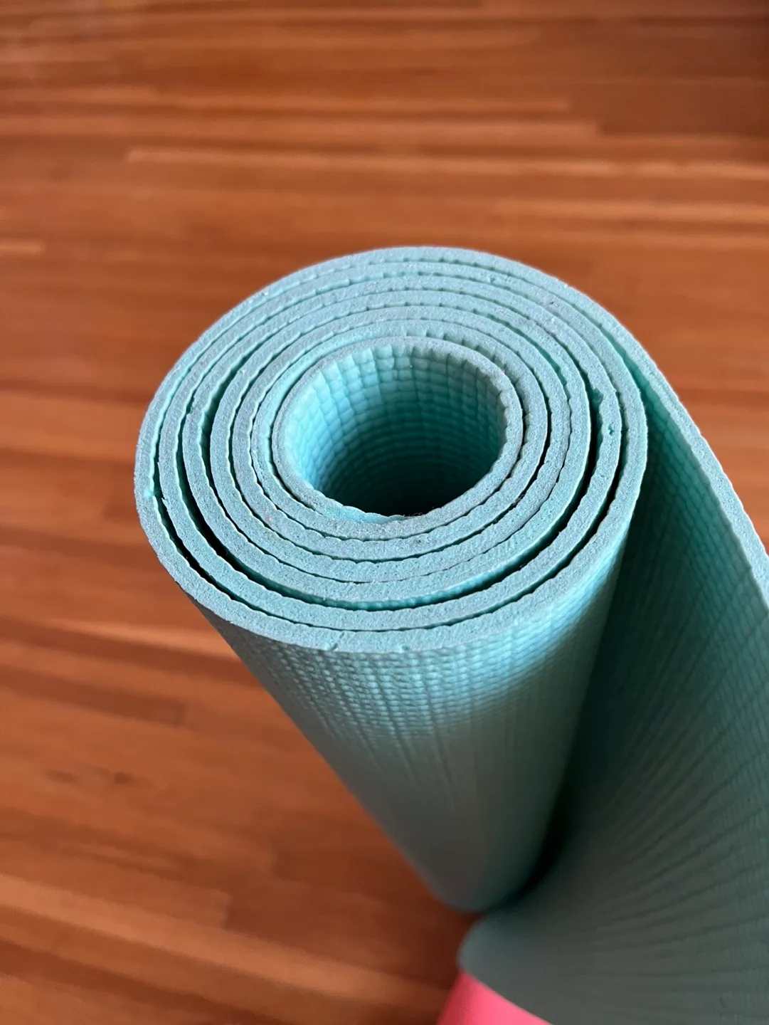 Thin & light Yoga Mat image indicator(2)