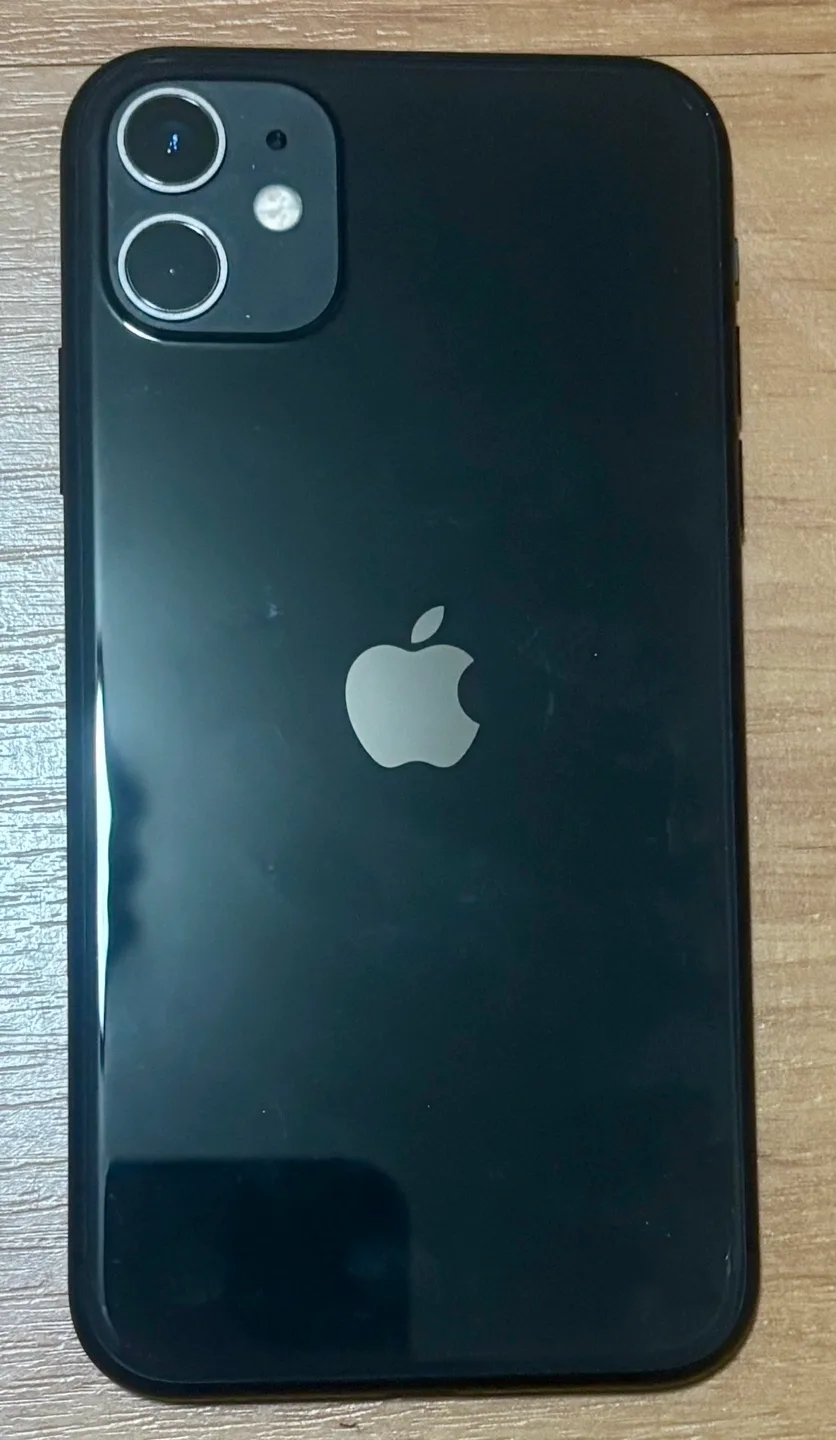 iPhone 11 Black - 64GB unlocked image indicator(2)