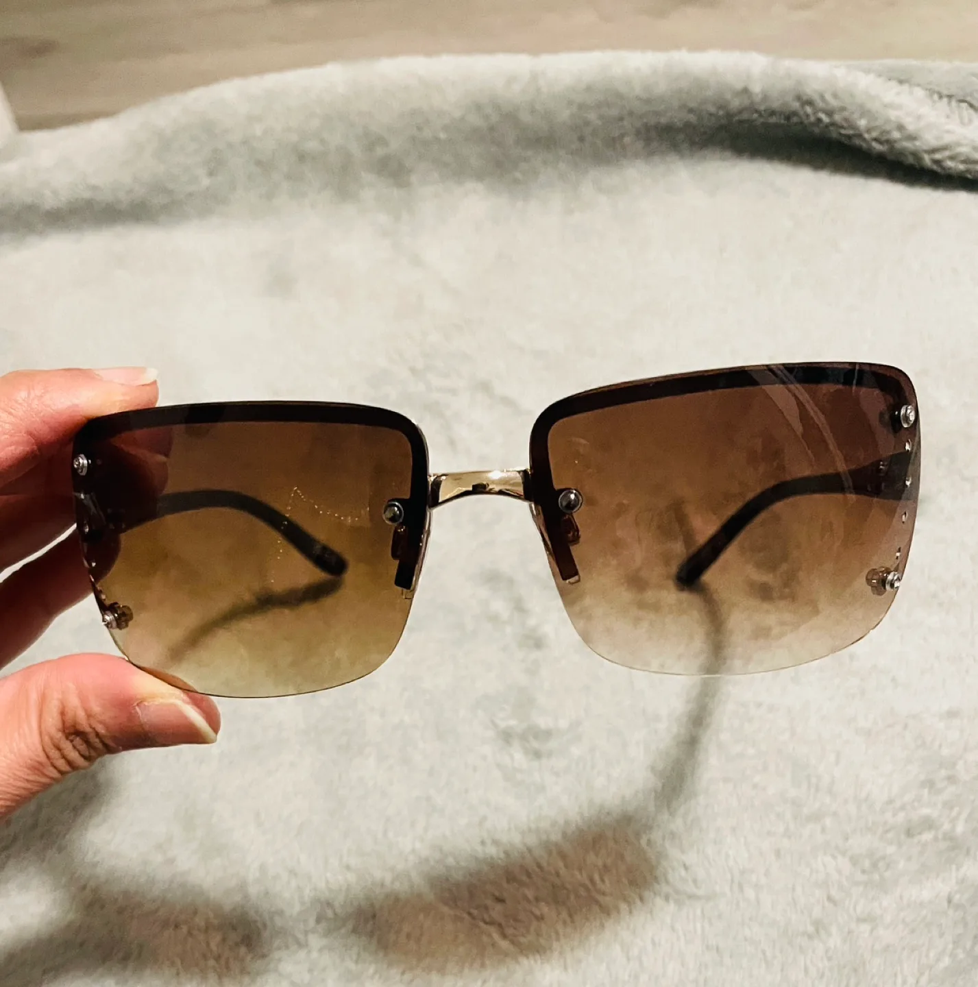 Brown rimless sunglasses with rhinestones image indicator(3)