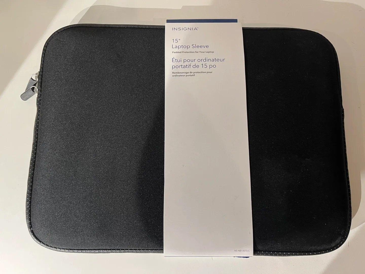 NEW Insignia 15" Laptop Sleeve - Black thumbnail