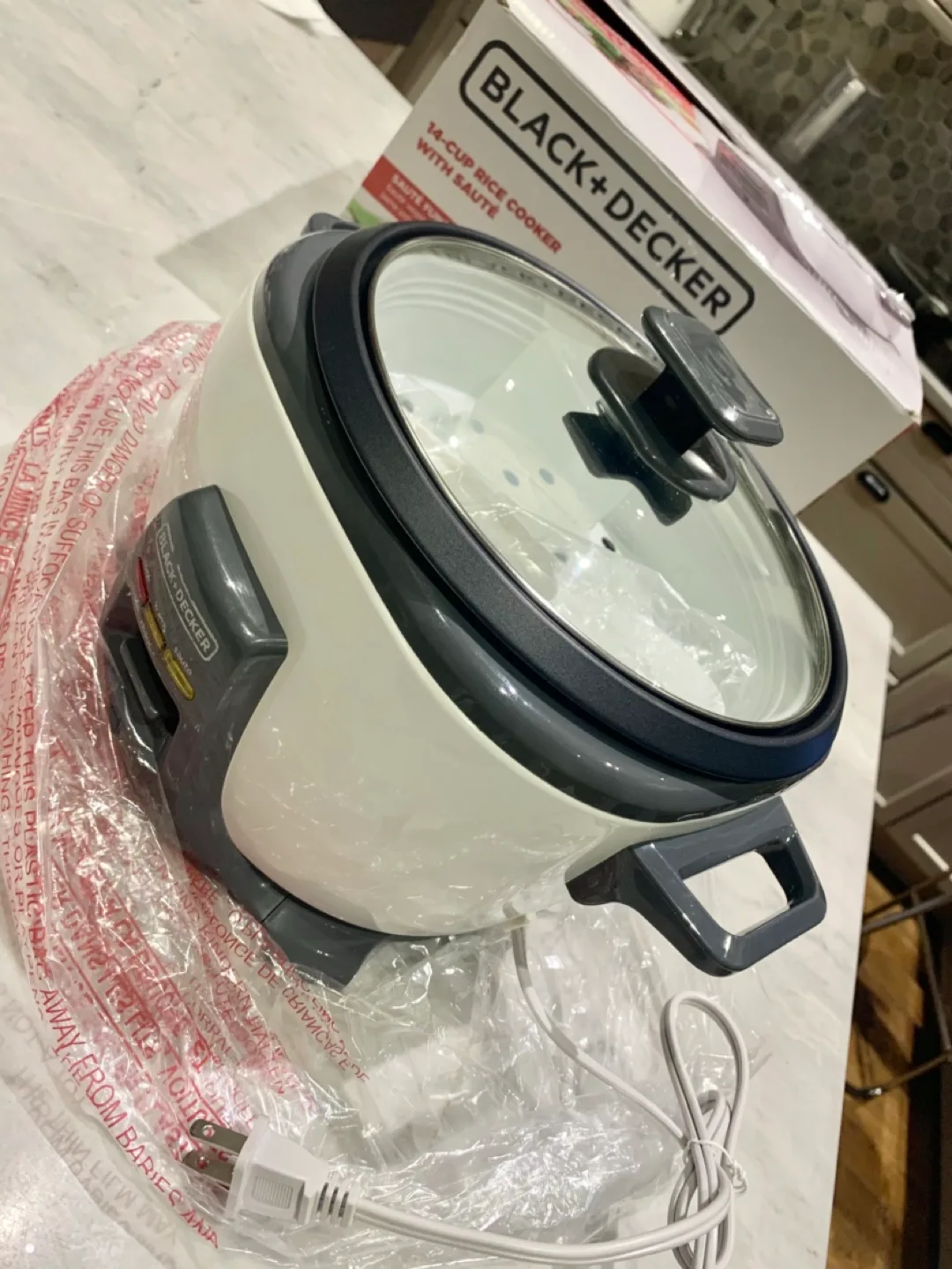 Black+Decker 14-Cup Rice Cooker with Sauté Function image indicator(4)