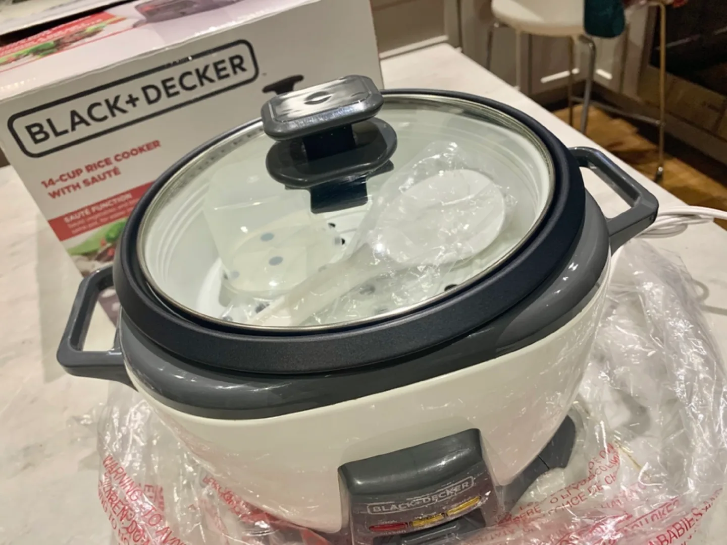 Black+Decker 14-Cup Rice Cooker with Sauté Function image indicator(5)