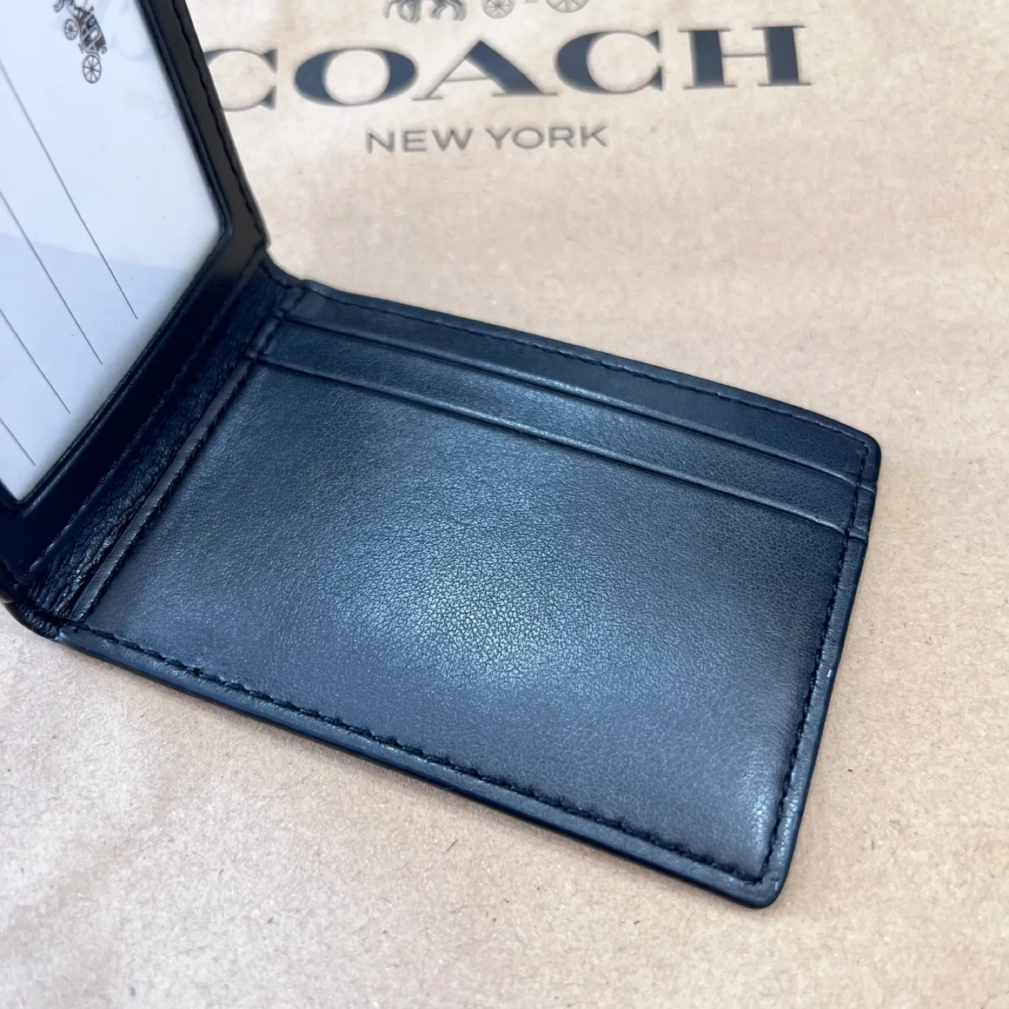 《Brand New》Coach New York Black Leather Card Holder Wallet image indicator(3)