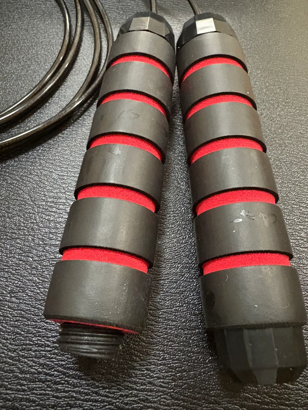 Jump Rope - Black and Red image indicator(2)