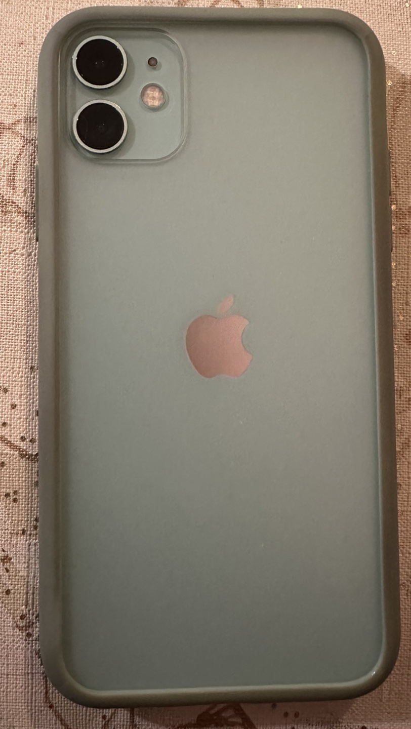 iPhone 11 - photo 2