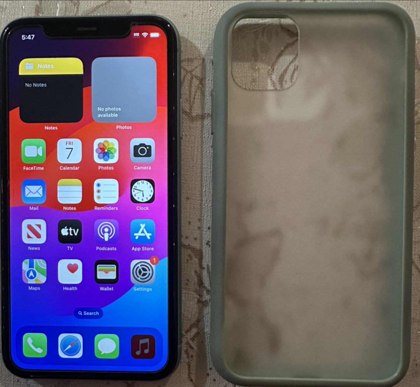 iPhone 11 - photo 5