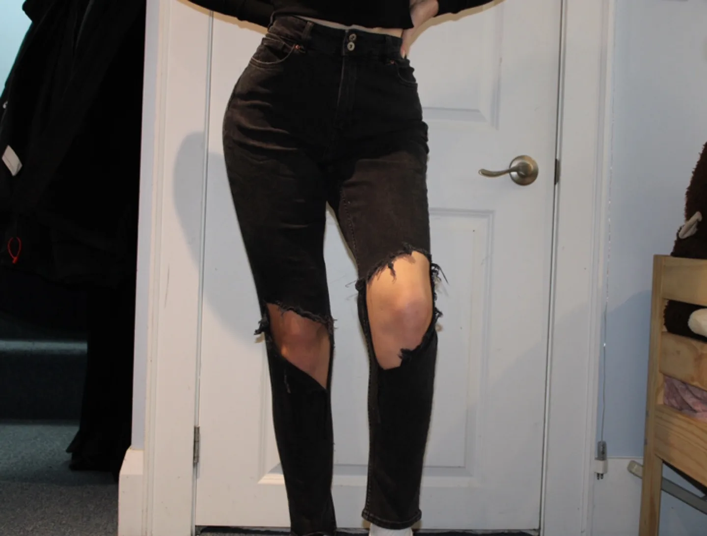 H&M Black Distressed High-Waisted Jeans thumbnail