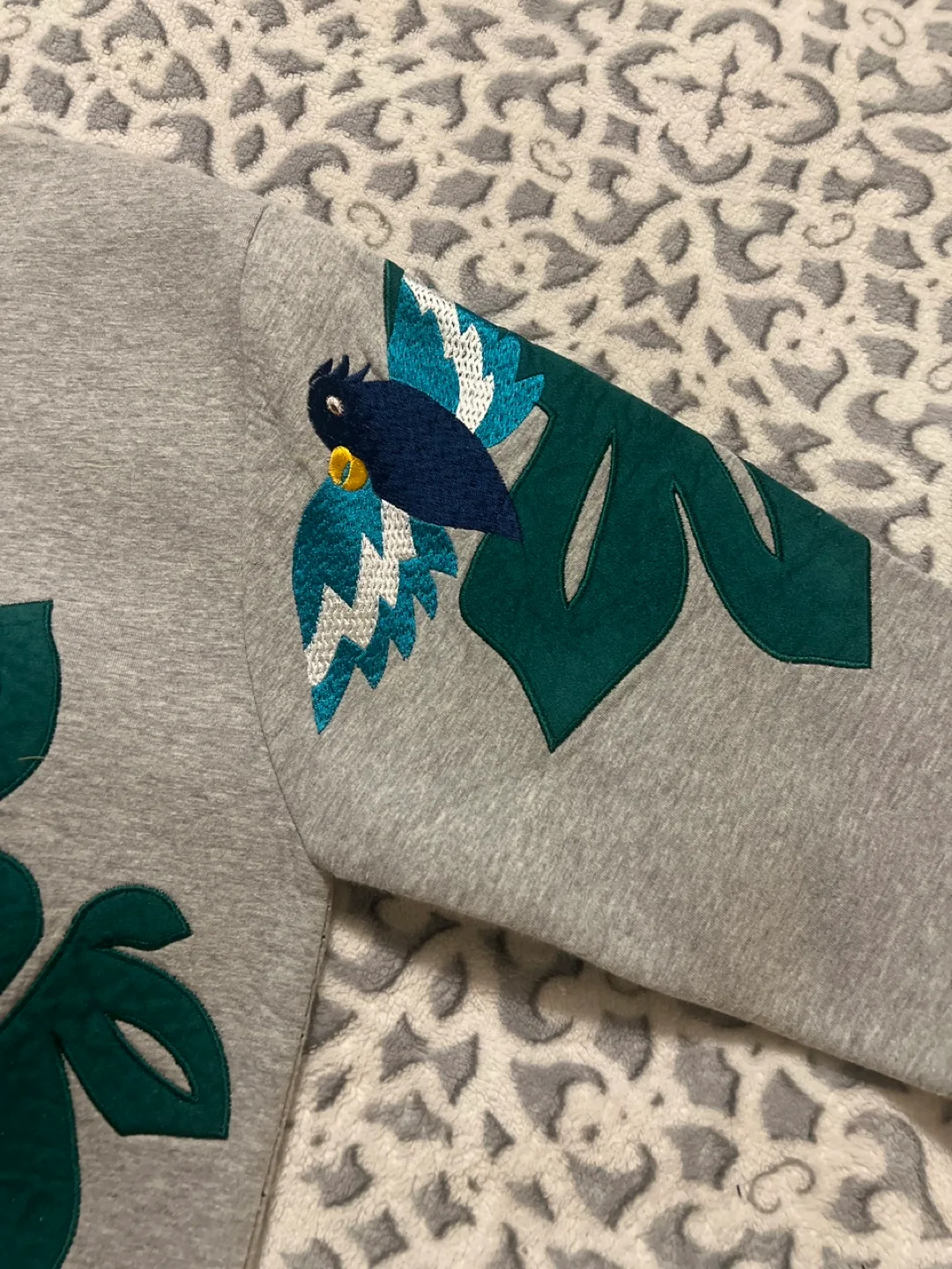 🏈J.Brown Grey Parrot Sweatshirt image indicator(9)