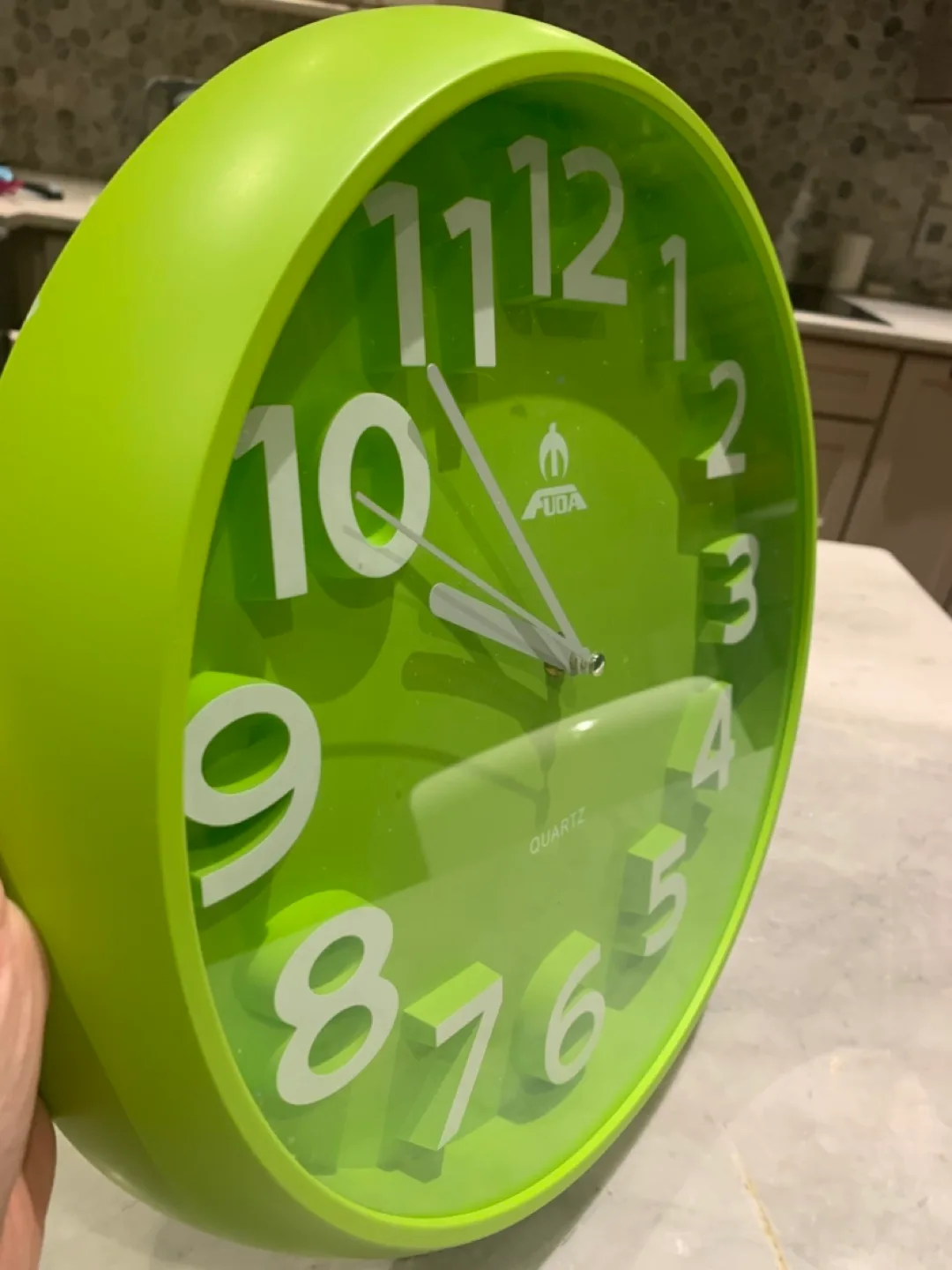 Large Green Wall Clock -30 cm (12 inches) in diameter image indicator(3)