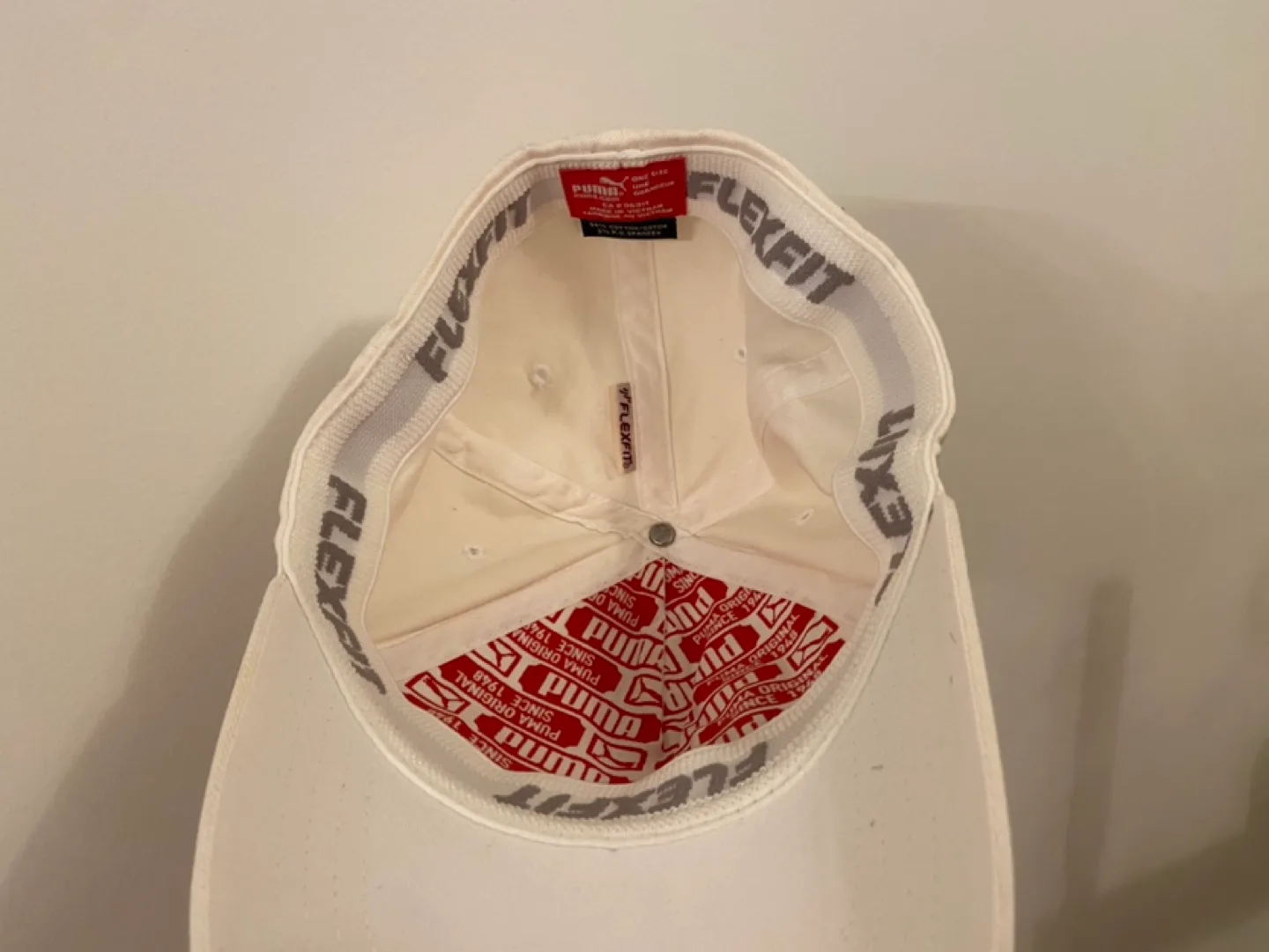 BNWT Puma Flexfit Invisible Cap - White 🏈 image indicator(2)