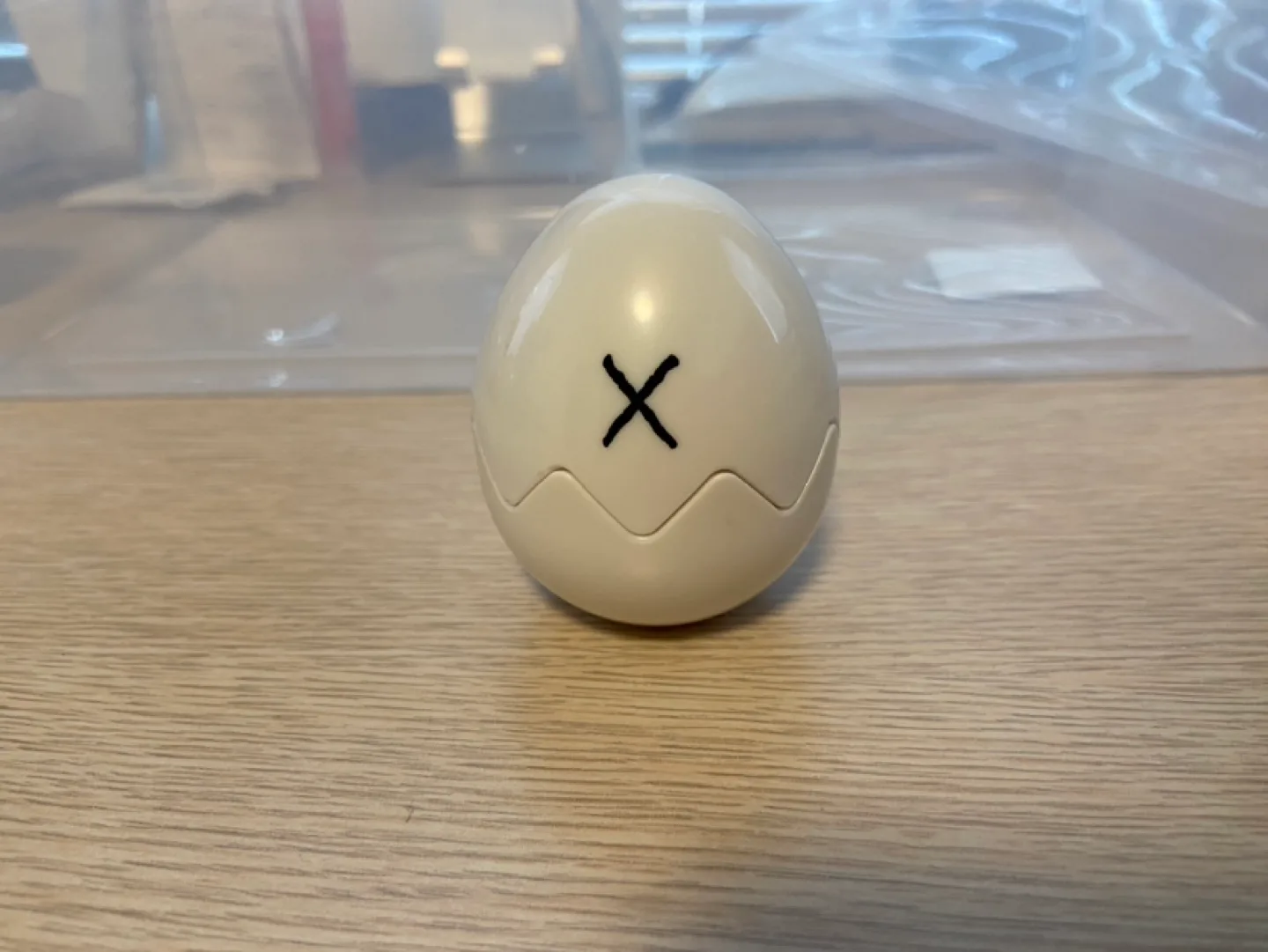 Bandai Tamagotchi Hatching Egg Toy - Snow Gecko 🏈 image indicator(2)