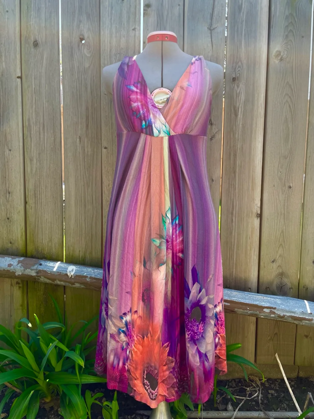 Andy The Anh Designer Dress image indicator(2)