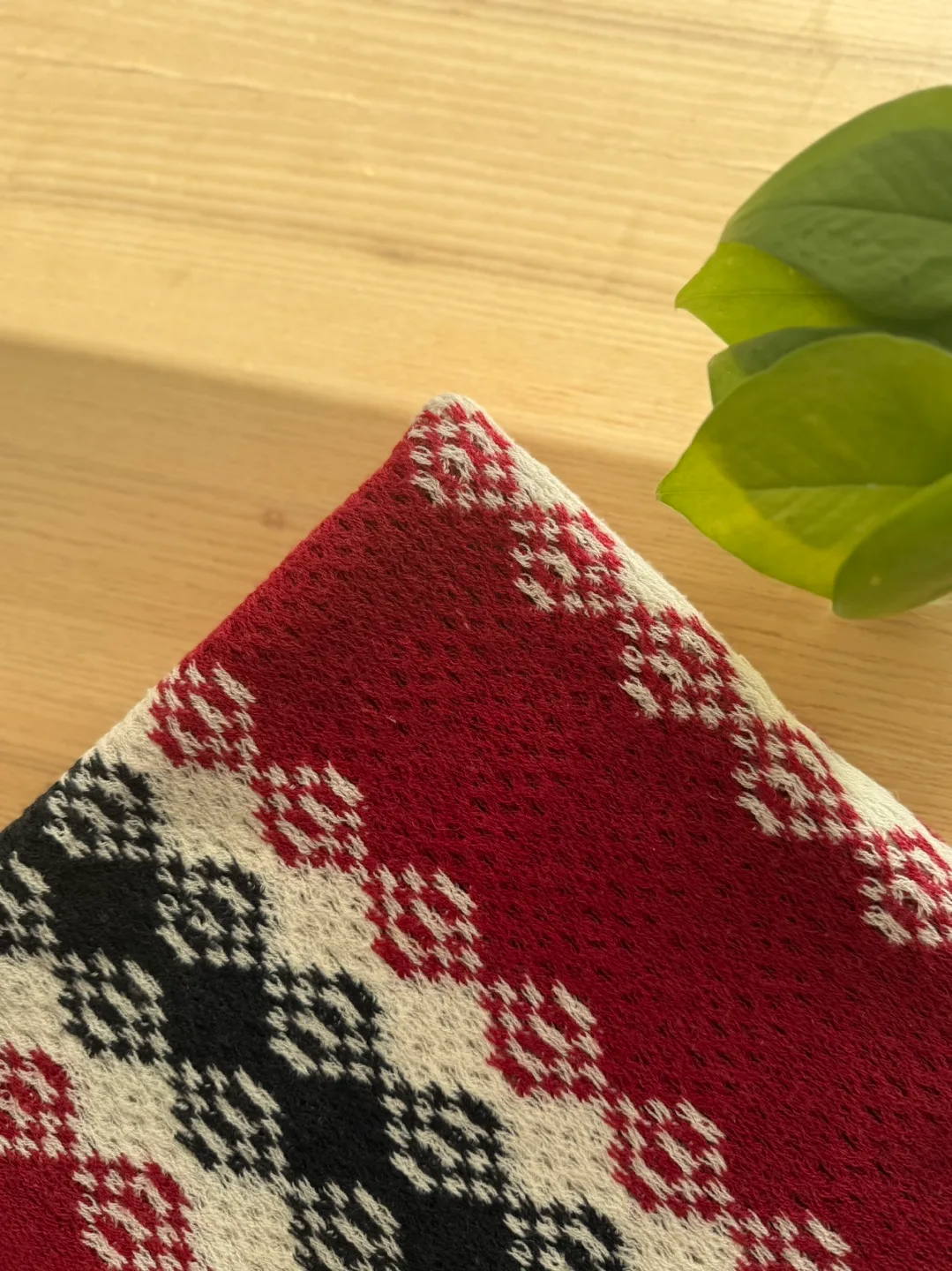 Vintage diamond pattern Knit winter Scarf with Tassels🏈 image indicator(2)