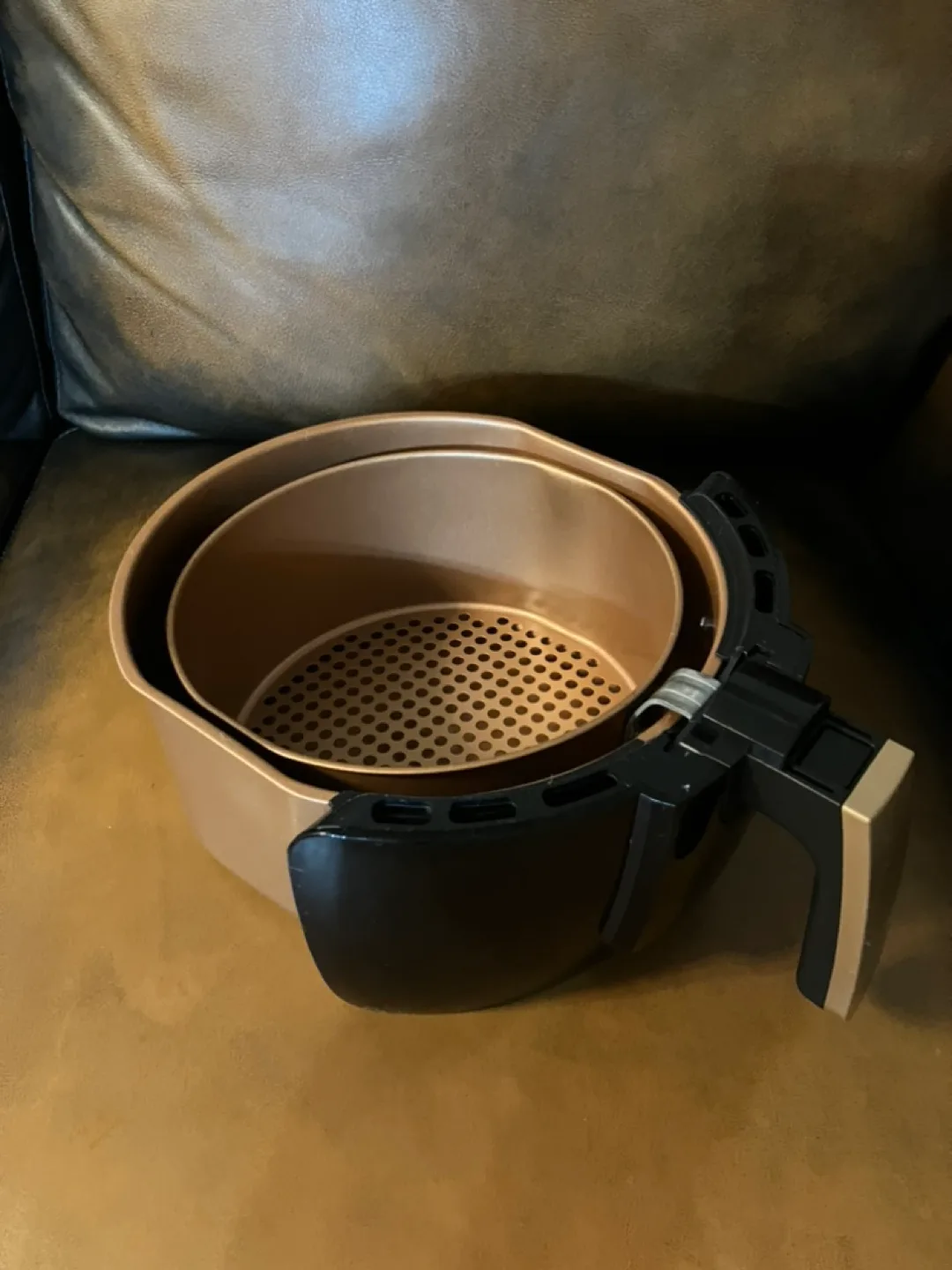 Gotham Steel 4 Qt Air Fryer with Nonstick Copper Coating image indicator(3)