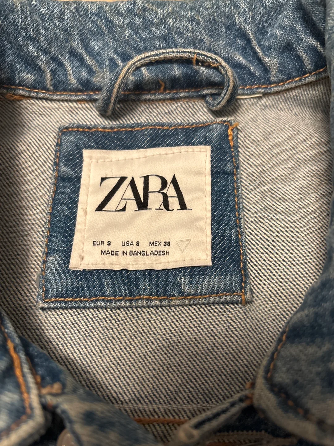 Zara Light Wash Denim Jacket - Size S image indicator(2)