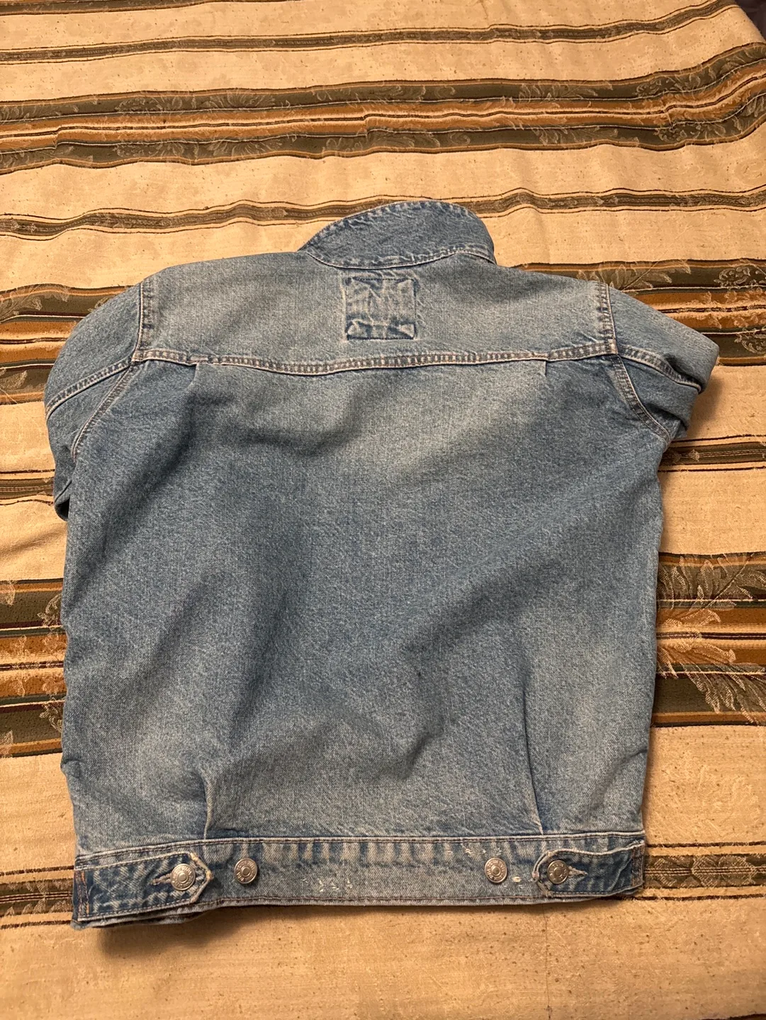 Zara Light Wash Denim Jacket - Size S image indicator(3)