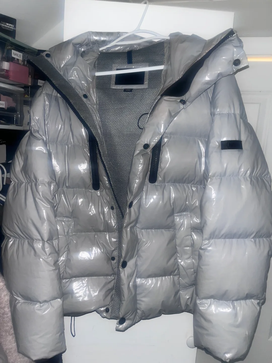 Michael Kors MK Travel Engineered Puffer Jacket - Size M image indicator(2)