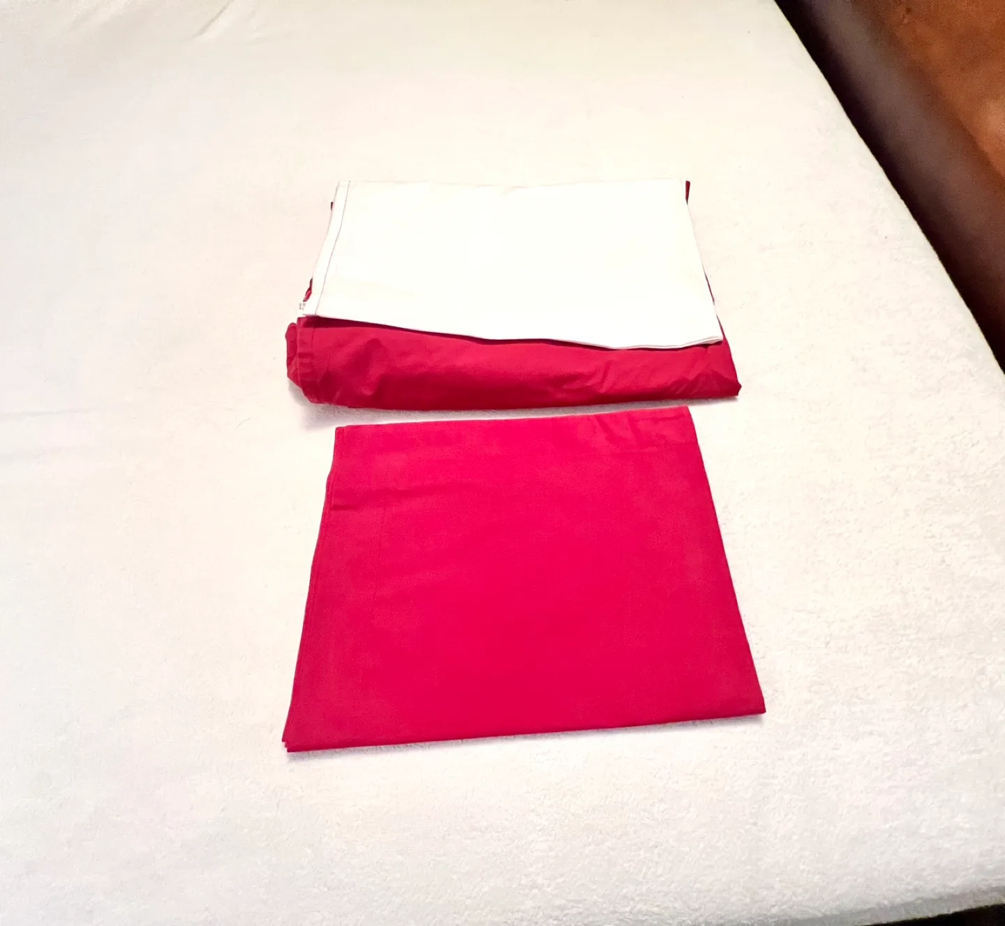 Bed skirt and 2 shams image indicator(5)