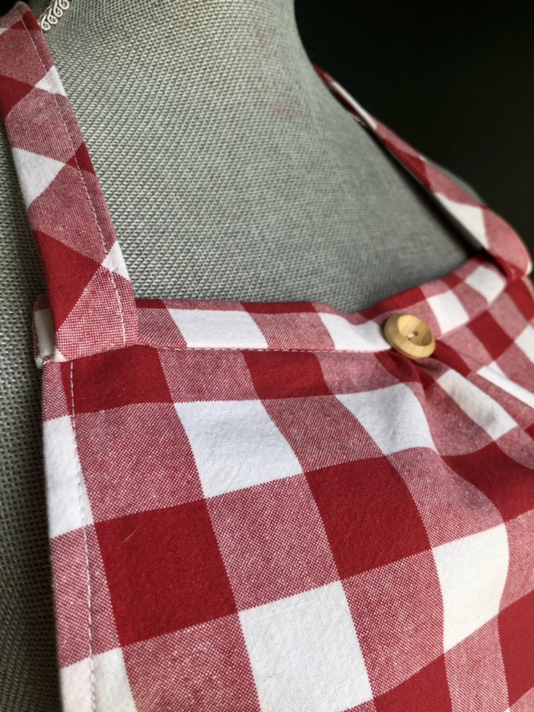 Red and White Gingham Farmhouse-style Apron - photo 3