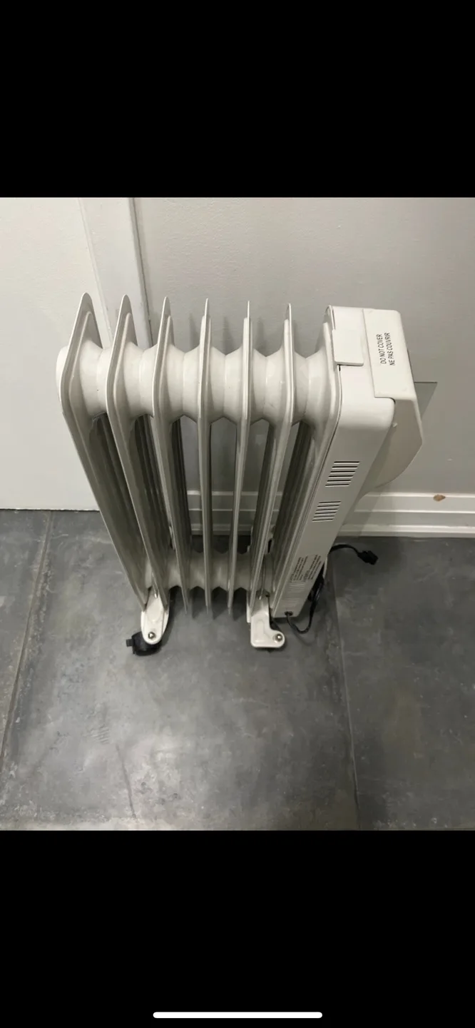 Vintage style Electric Heater on wheels with Thermostat image indicator(6)