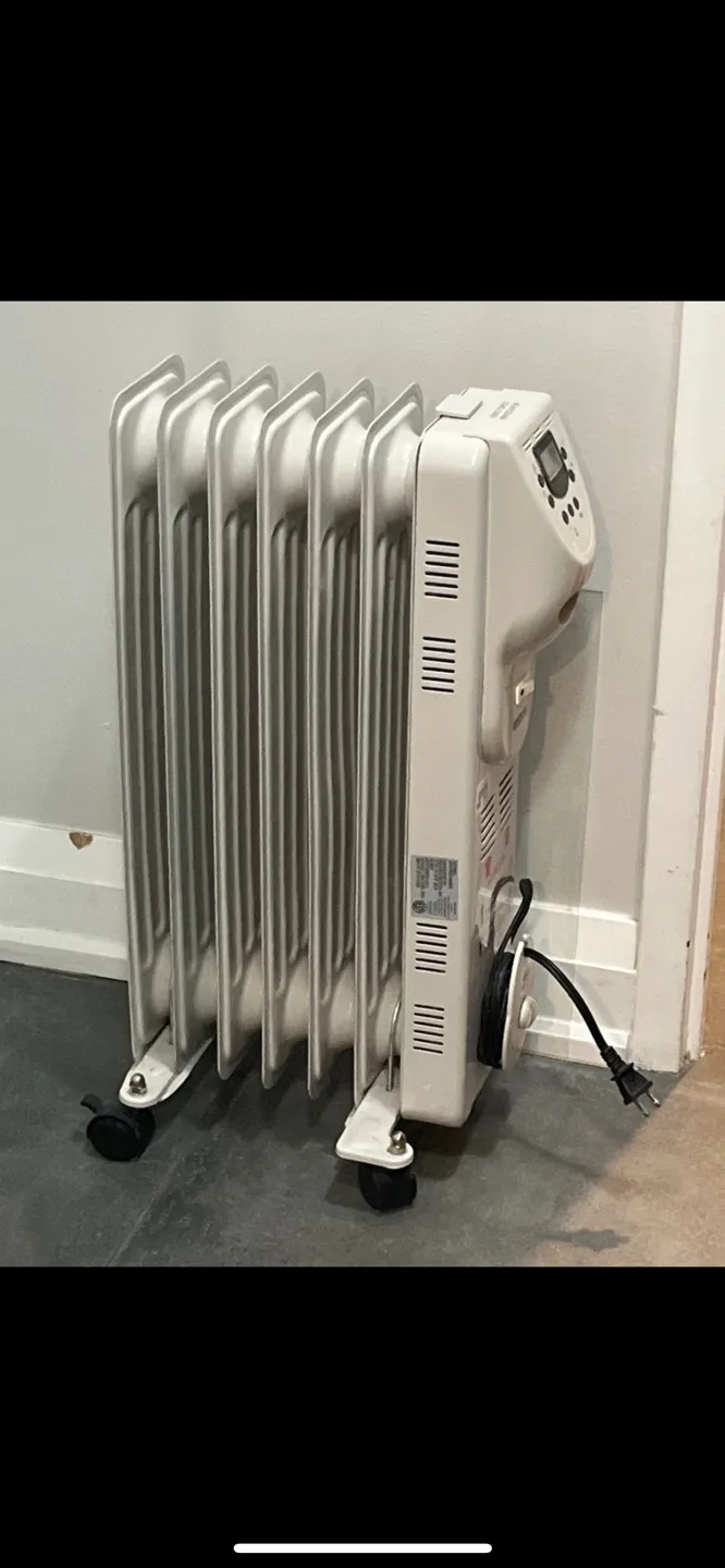 Vintage style Electric Heater on wheels with Thermostat image indicator(5)