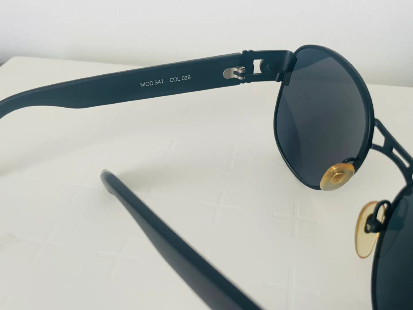 Vintage Gianni Versace Sunglasses MOD 547 COL 028 image indicator(3)